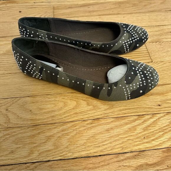 Olsenboye size 9.5 camo flats with rhinestones - Picture 3 of 6